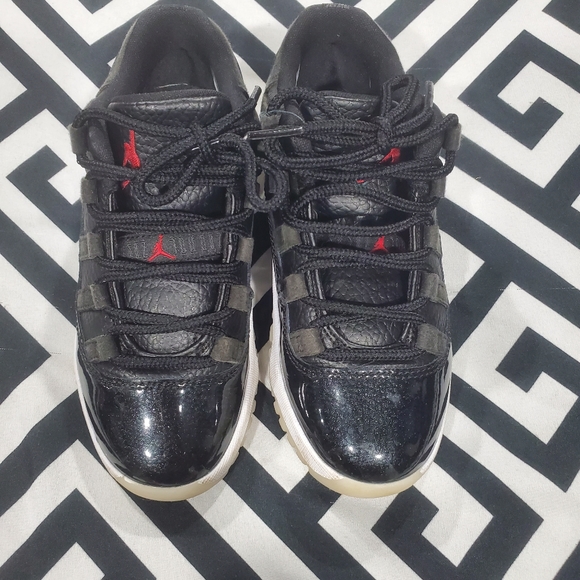 Nike Air Jordan 11 Retro Shoes - Picture 1 of 5